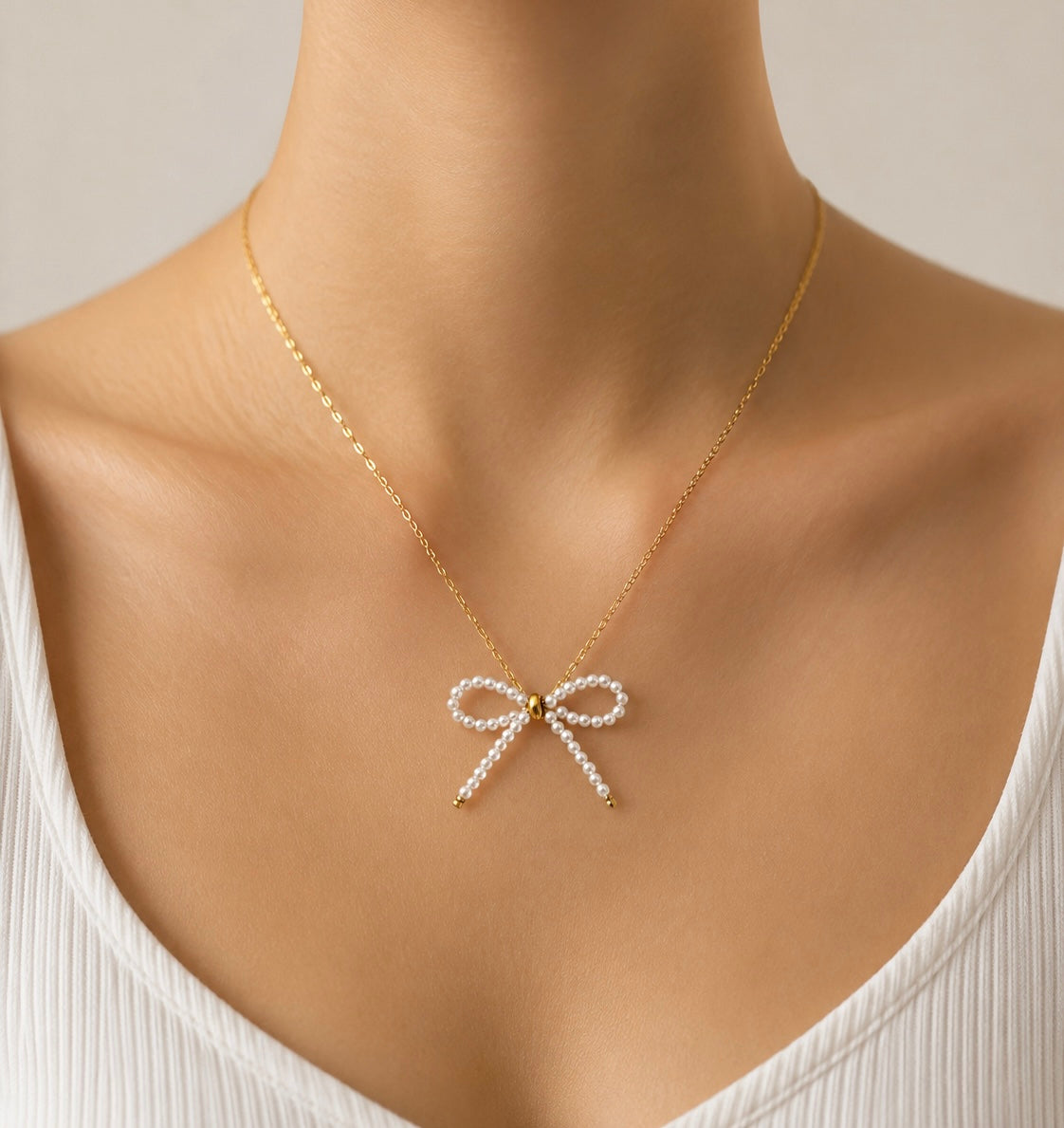 Little Pearl Bow Necklace