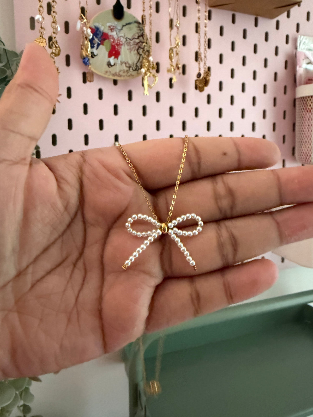 Little Pearl Bow Necklace