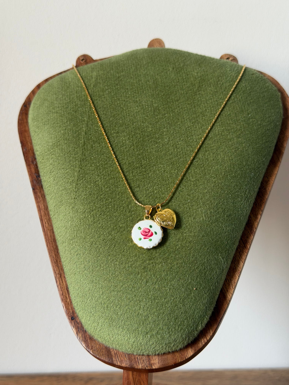 Adeline Photo Locket Neckpiece