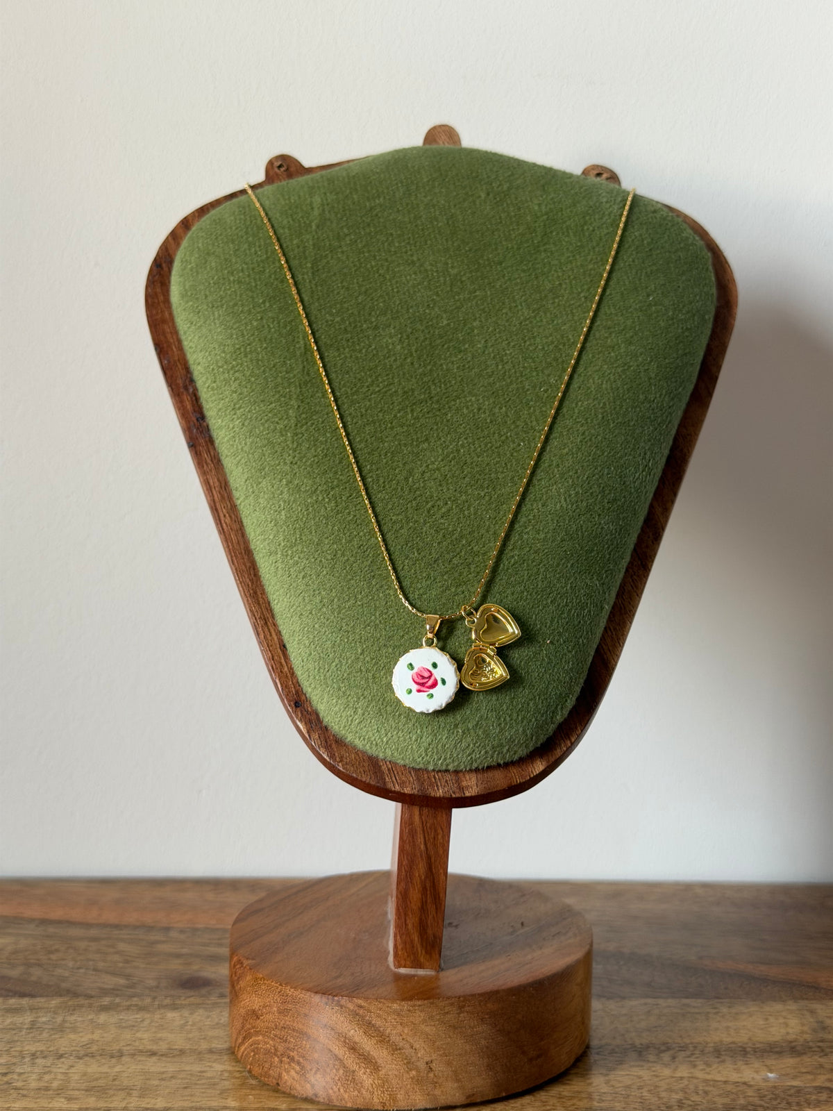 Adeline Photo Locket Neckpiece