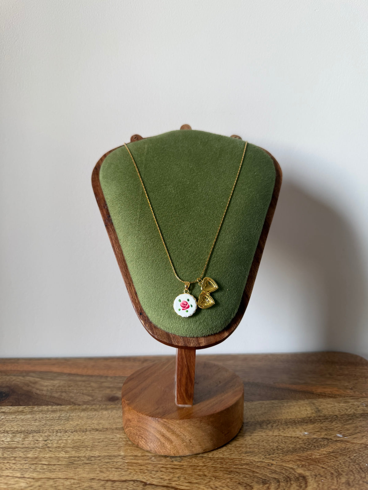 Adeline Photo Locket Neckpiece