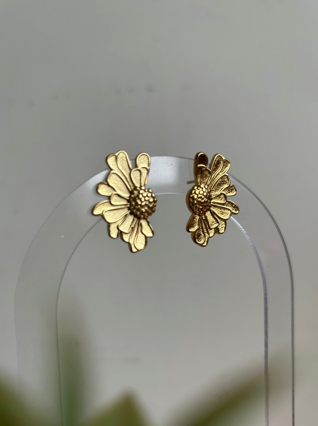 Sunpetal Stud Earrings