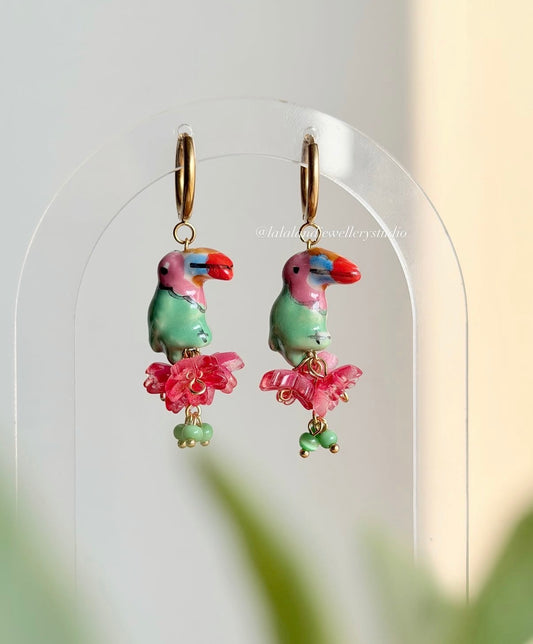 Petal Perch Toucan Huggies.