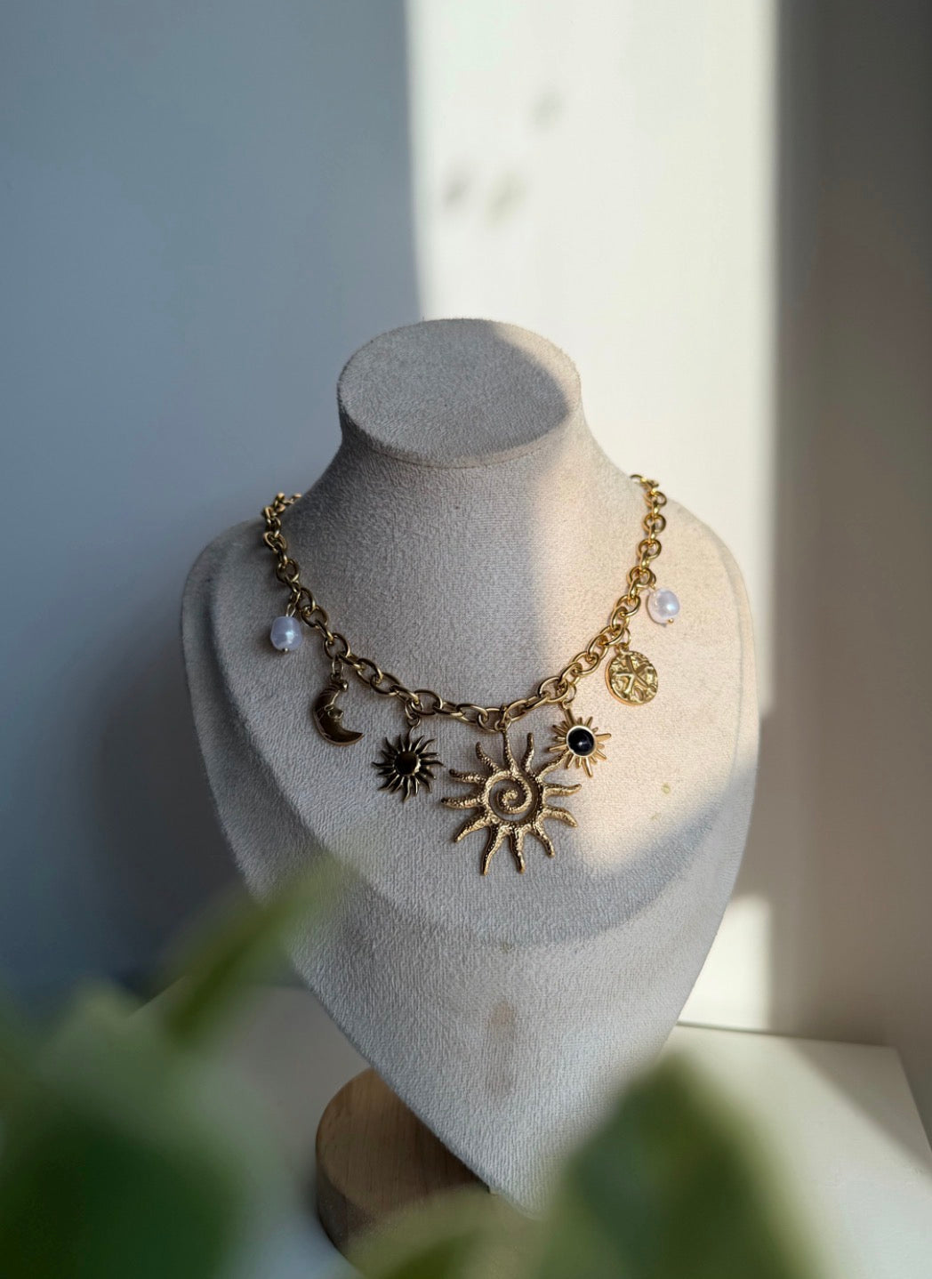 Solaris Heirloom Collectable Necklace