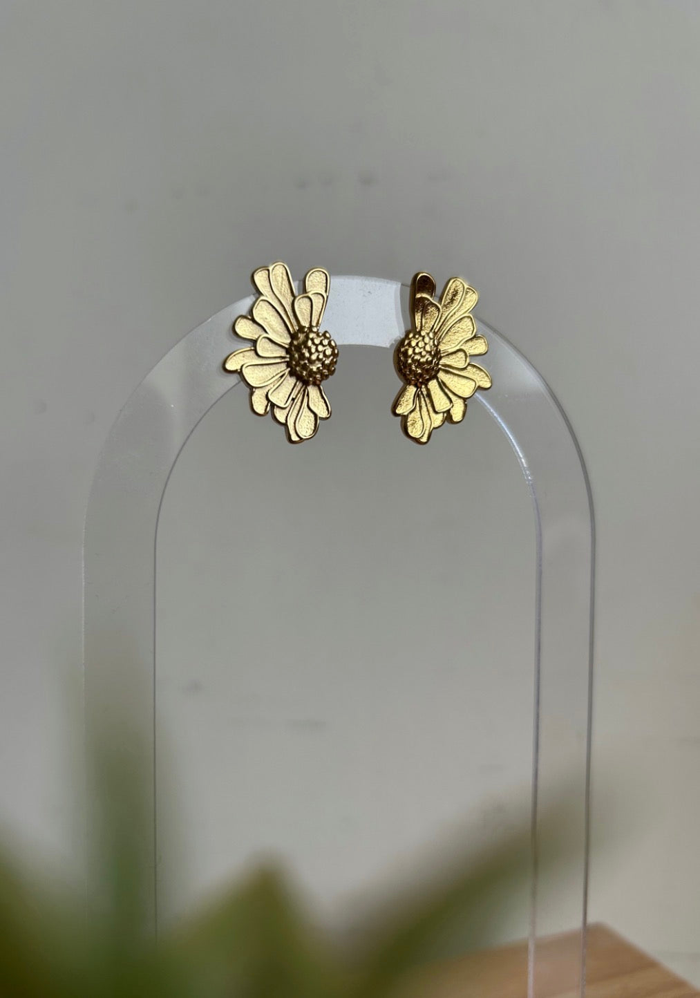 Sunpetal Stud Earrings