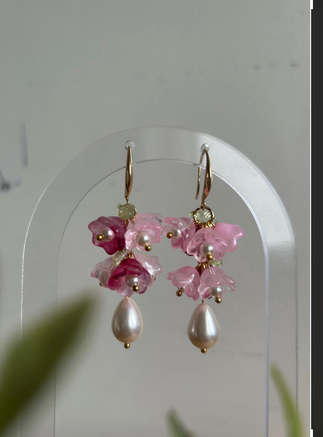 Pink Mandeville with Pearl